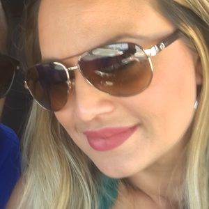 Meet your Posher, Fabiola